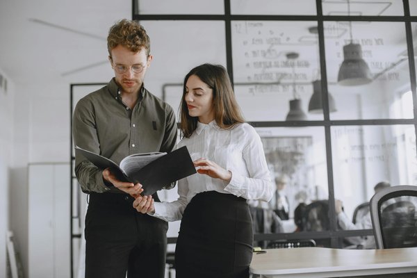 Quels sont les enjeux juridiques de l'adoption de politiques de flexibilité des horaires de travail pour les employés ?
